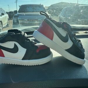 Nike Toddler 6c  Black and Red Sneakers
